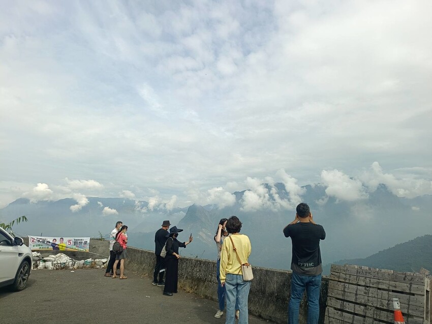 371547.jpg - 【嘉義.梅山】霧裡村x百冠製茶。寵物友善餐廳。透明玻璃窗望向超美山景