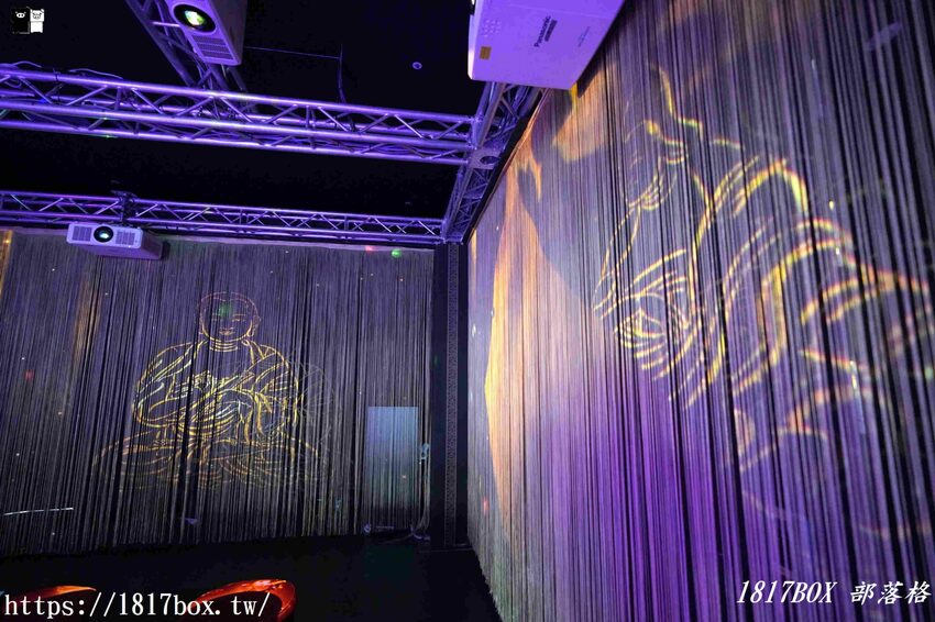 【台南。永康】臺南市立圖書館總館。金色格柵外觀、天井藝術、大紅樓梯等大特色必朝聖 @1817BOX部落格