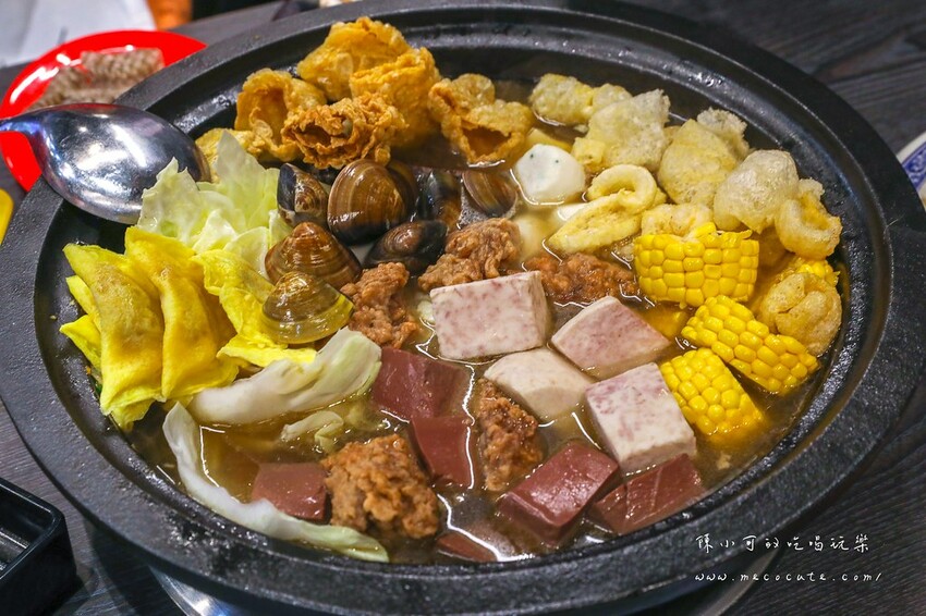 想吃什麼自己拿～現炒爆香的美味，兩層樓超寬敞平價自助石頭火鍋店！