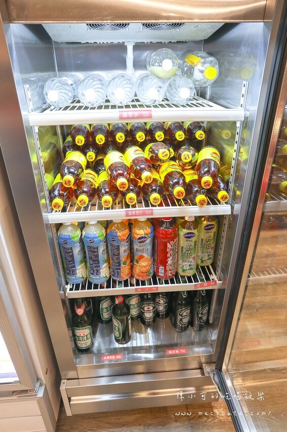 想吃什麼自己拿～現炒爆香的美味，兩層樓超寬敞平價自助石頭火鍋店！