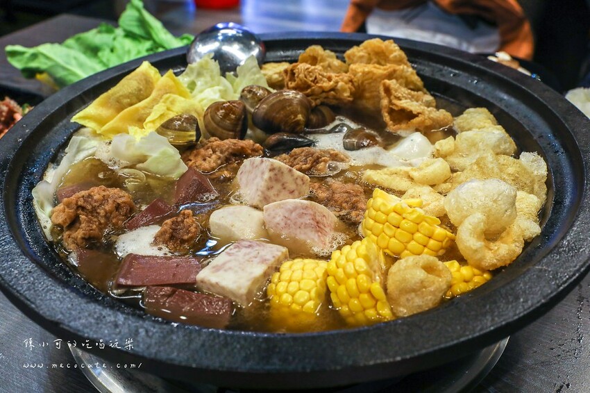 想吃什麼自己拿～現炒爆香的美味，兩層樓超寬敞平價自助石頭火鍋店！