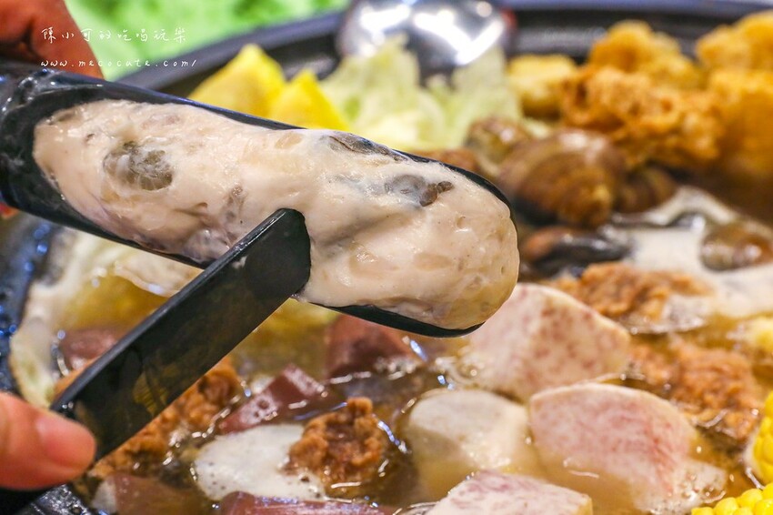 想吃什麼自己拿～現炒爆香的美味，兩層樓超寬敞平價自助石頭火鍋店！