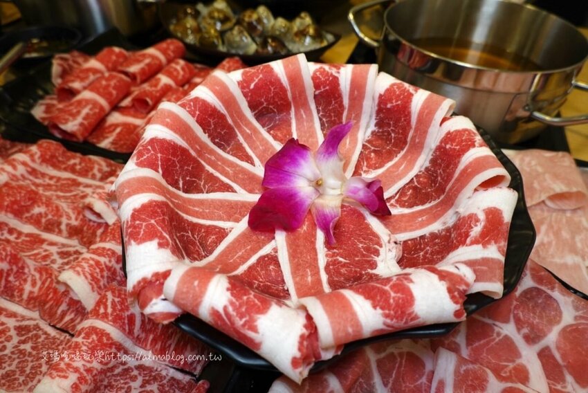 〖山崎昆布鍋物〗點鍋物+打卡升級成海陸鍋!加碼抽波士頓活龍蝦.自助飲料冰淇淋無限供應 - 艾瑪▪ 享受吃喝玩樂札記