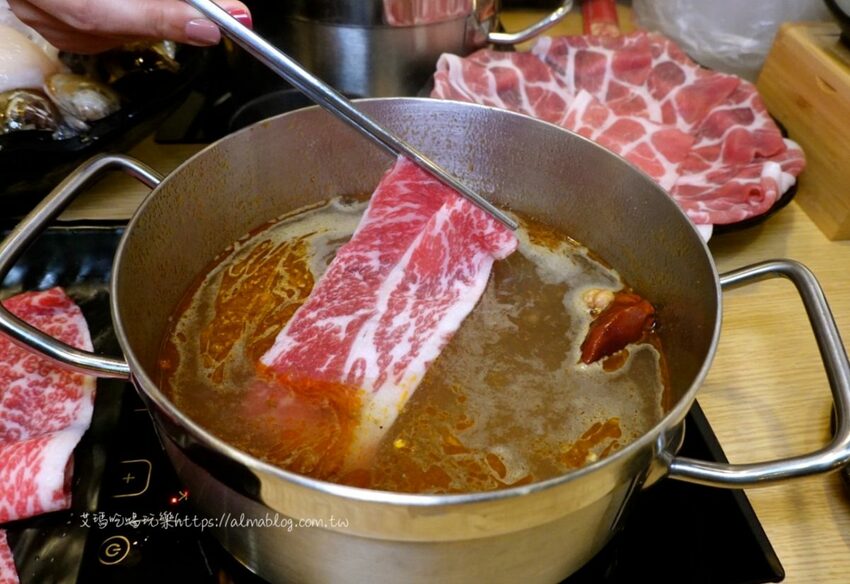 〖山崎昆布鍋物〗點鍋物+打卡升級成海陸鍋!加碼抽波士頓活龍蝦.自助飲料冰淇淋無限供應 - 艾瑪▪ 享受吃喝玩樂札記