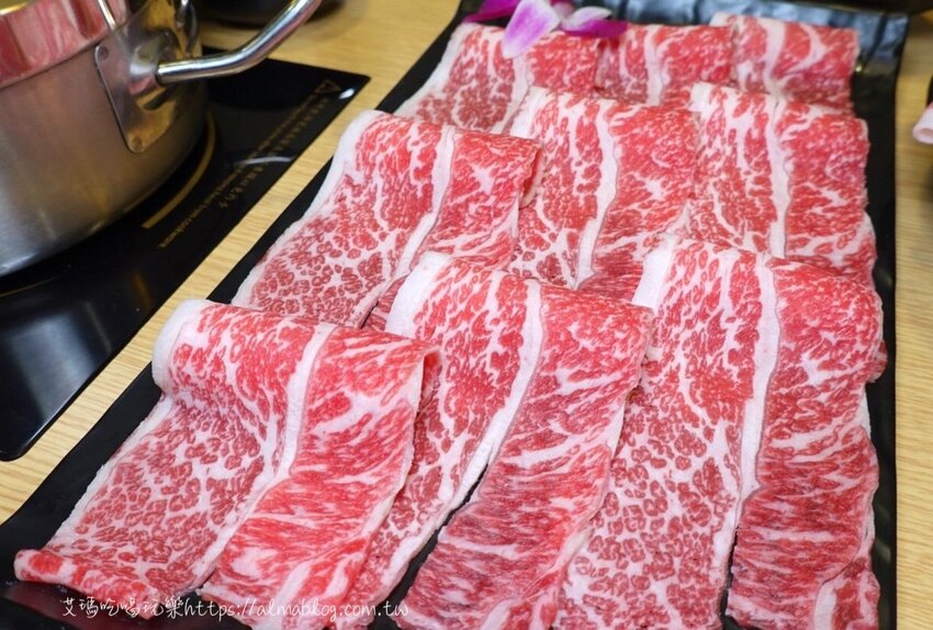 〖山崎昆布鍋物〗點鍋物+打卡升級成海陸鍋!加碼抽波士頓活龍蝦.自助飲料冰淇淋無限供應 - 艾瑪▪ 享受吃喝玩樂札記