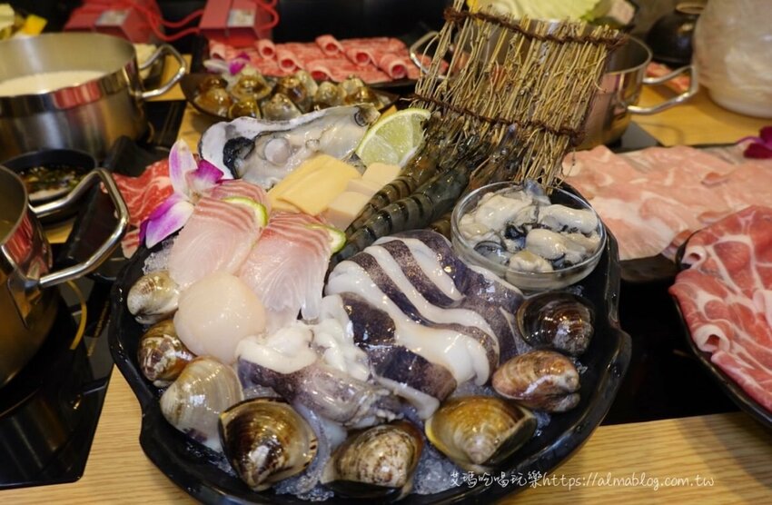 〖山崎昆布鍋物〗點鍋物+打卡升級成海陸鍋!加碼抽波士頓活龍蝦.自助飲料冰淇淋無限供應 - 艾瑪▪ 享受吃喝玩樂札記