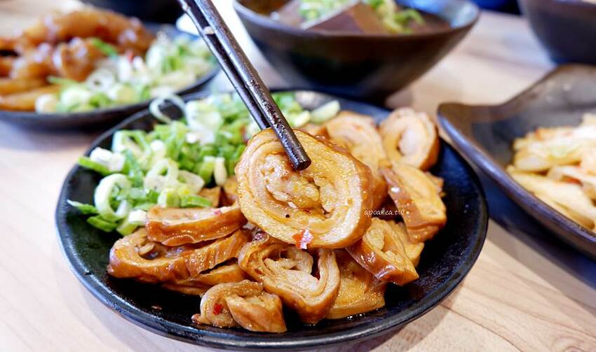 那個鍋崇德店新開幕。188元起一人一鍋享那個麵飯吃到飽,麻辣鍋五級辣度任你挑,還有獨創酸辣鍋 - 🍎 蘋果話日常🍎