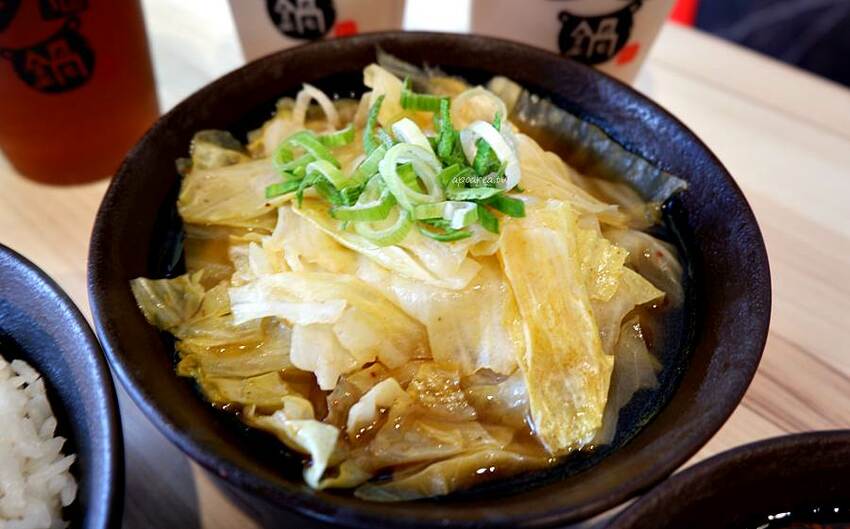 那個鍋崇德店新開幕。188元起一人一鍋享那個麵飯吃到飽,麻辣鍋五級辣度任你挑,還有獨創酸辣鍋 - 🍎 蘋果話日常🍎