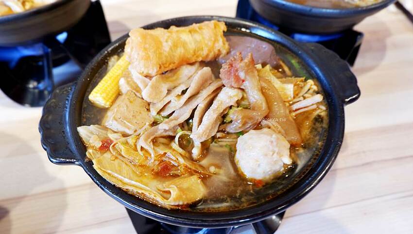 那個鍋崇德店新開幕。188元起一人一鍋享那個麵飯吃到飽,麻辣鍋五級辣度任你挑,還有獨創酸辣鍋 - 🍎 蘋果話日常🍎