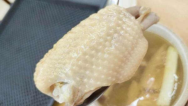 燉品食堂｜隱藏在巷弄裡入口即化的美味燉湯