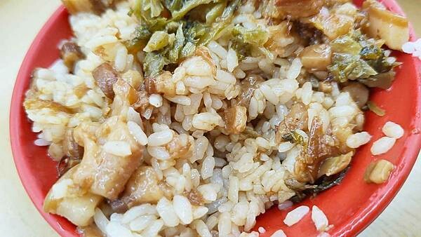 燉品食堂｜隱藏在巷弄裡入口即化的美味燉湯