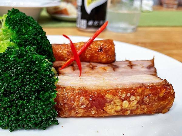 台北大稻埕│好客台北-倫敦風脆皮豬肚腩