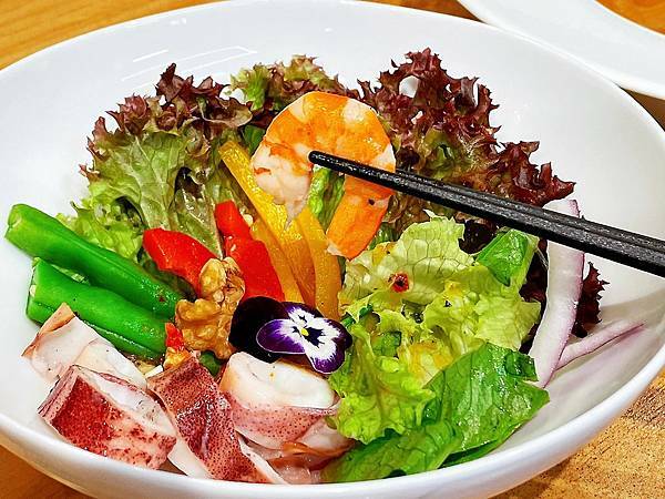 台北大稻埕│好客台北-曼谷路邊風味海鮮沙拉