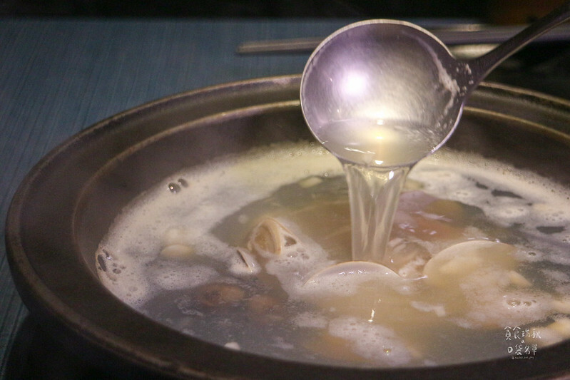 台中西屯|精明商圈特色湯底個人火鍋,湯頭醇厚順口好暖胃,剝皮辣椒雞湯鍋、蒜頭蛤蜊鍋|敝姓鍋 台中旗艦店