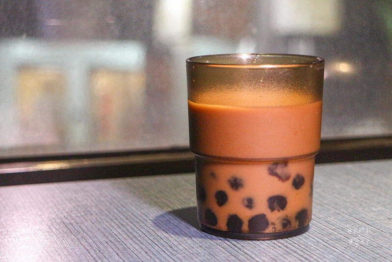 台中西屯|精明商圈特色湯底個人火鍋,湯頭醇厚順口好暖胃,剝皮辣椒雞湯鍋、蒜頭蛤蜊鍋|敝姓鍋 台中旗艦店