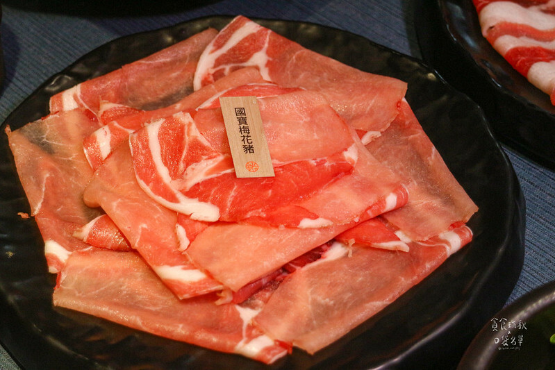 台中西屯|精明商圈特色湯底個人火鍋,湯頭醇厚順口好暖胃,剝皮辣椒雞湯鍋、蒜頭蛤蜊鍋|敝姓鍋 台中旗艦店