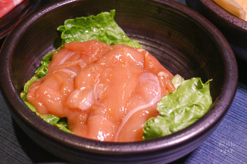 台中西屯|精明商圈特色湯底個人火鍋,湯頭醇厚順口好暖胃,剝皮辣椒雞湯鍋、蒜頭蛤蜊鍋|敝姓鍋 台中旗艦店