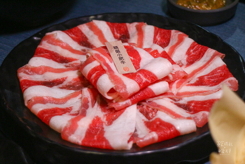 台中西屯|精明商圈特色湯底個人火鍋,湯頭醇厚順口好暖胃,剝皮辣椒雞湯鍋、蒜頭蛤蜊鍋|敝姓鍋 台中旗艦店