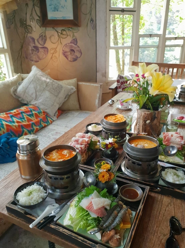 【新竹.尖石鄉】紅薔薇景觀餐廳。寵物友善餐廳。內有店貓十隻。整個餐廳光線超好超好拍