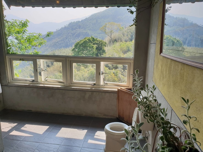 【新竹.尖石鄉】紅薔薇景觀餐廳。寵物友善餐廳。內有店貓十隻。整個餐廳光線超好超好拍