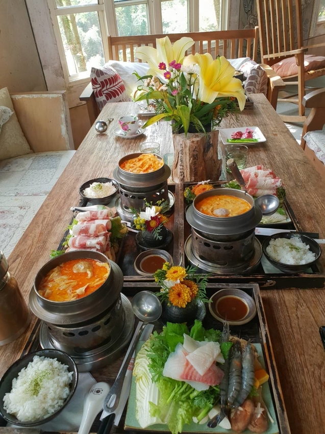 【新竹.尖石鄉】紅薔薇景觀餐廳。寵物友善餐廳。內有店貓十隻。整個餐廳光線超好超好拍