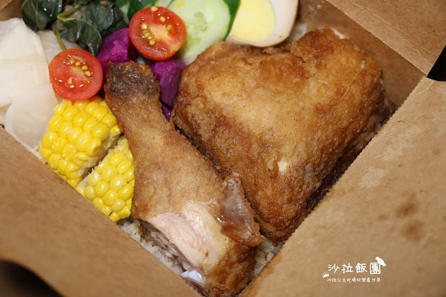 台中人氣美食精誠商圈『人人有飯吃』文青風餐盒/日式炒飯/好吃鹹酥雞/黑糖鮮奶茶