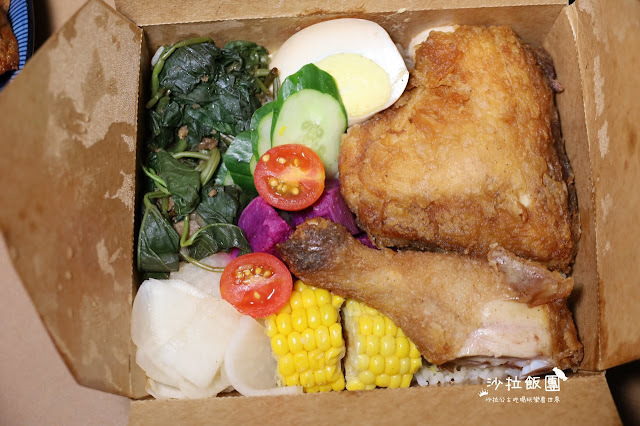 台中人氣美食精誠商圈『人人有飯吃』文青風餐盒/日式炒飯/好吃鹹酥雞/黑糖鮮奶茶