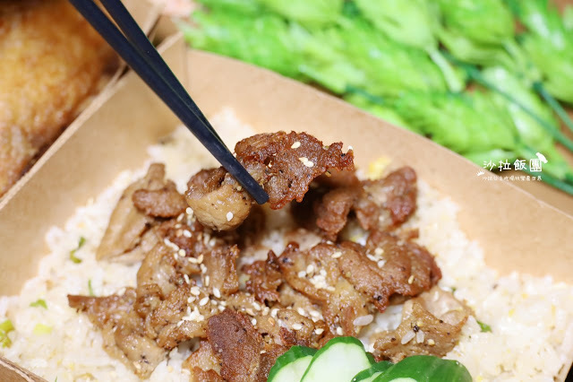 台中人氣美食精誠商圈『人人有飯吃』文青風餐盒/日式炒飯/好吃鹹酥雞/黑糖鮮奶茶