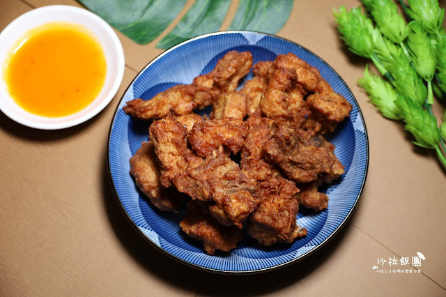 台中人氣美食精誠商圈『人人有飯吃』文青風餐盒/日式炒飯/好吃鹹酥雞/黑糖鮮奶茶