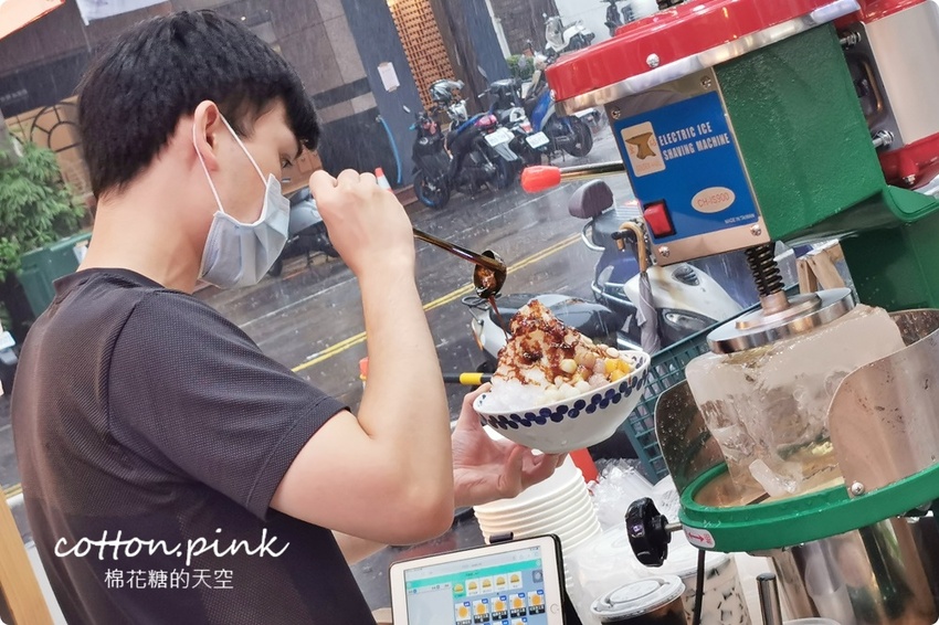 台中便當推薦|便當白飯通通換成香噴噴炒飯！人人有飯吃超大雞腿炒飯便當一盒抵兩盒～ - 棉花糖的天空