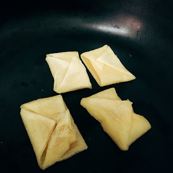奇華餅家：奇華餅家 春節禮盒首選 / 港式臘味蘿蔔糕、年糕媽媽們吃過都說讚
