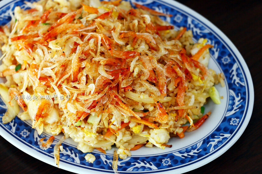 小琉球必吃蜂巢蝦「高記在地小吃」愛玩客推薦、小琉球特色小吃、菜單價位、多人合菜