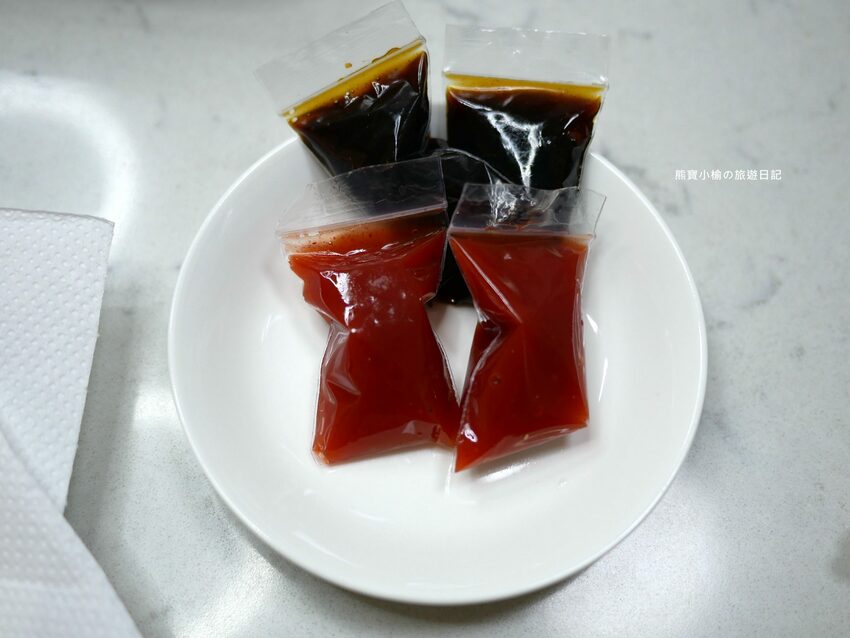 【台中南區美食】台中忠孝蚵嗲,台式口味下午茶首選,除了蚵仔口味還有花枝嗲肉嗲!內文附詳細菜單價位介紹。 @熊寶小榆の旅遊日記