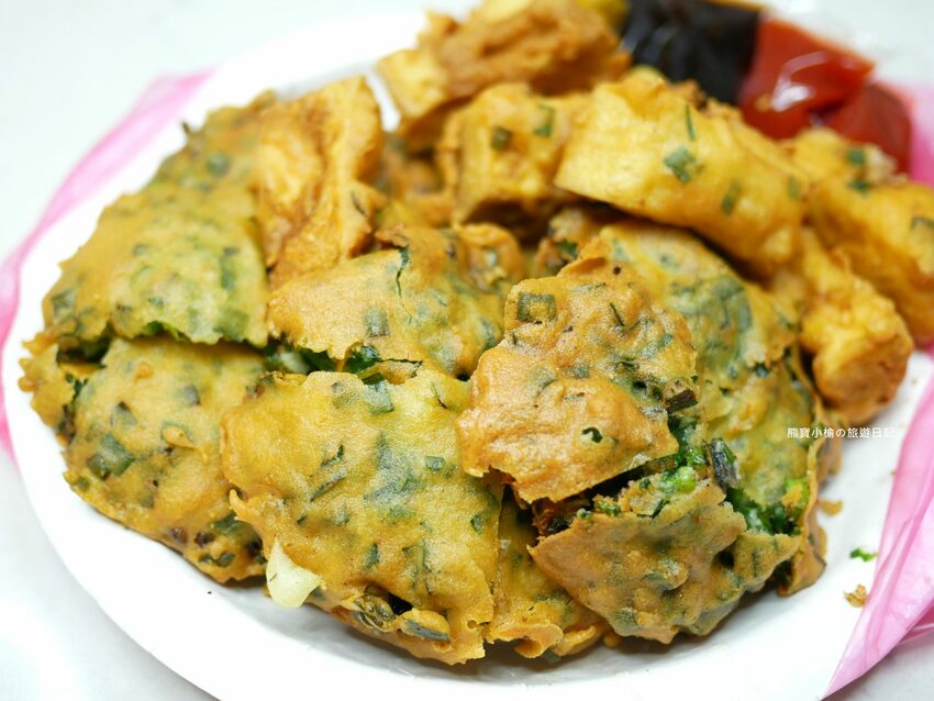 【台中南區美食】台中忠孝蚵嗲,台式口味下午茶首選,除了蚵仔口味還有花枝嗲肉嗲!內文附詳細菜單價位介紹。 @熊寶小榆の旅遊日記