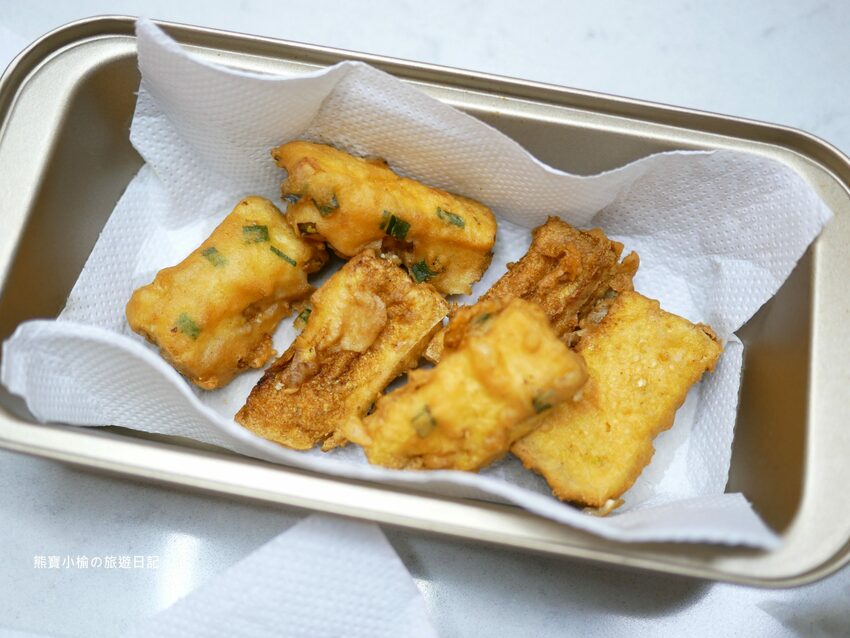 【台中南區美食】台中忠孝蚵嗲,台式口味下午茶首選,除了蚵仔口味還有花枝嗲肉嗲!內文附詳細菜單價位介紹。 @熊寶小榆の旅遊日記