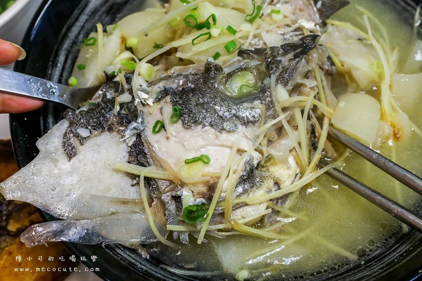 新開幕！中午時間人潮狂炸，鮮蚵飯、西瓜綿鱸魚湯和醬炒螢烏賊通通來，美天好食光