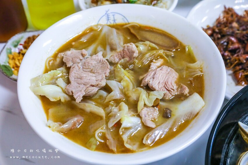 新開幕！中午時間人潮狂炸，鮮蚵飯、西瓜綿鱸魚湯和醬炒螢烏賊通通來，美天好食光