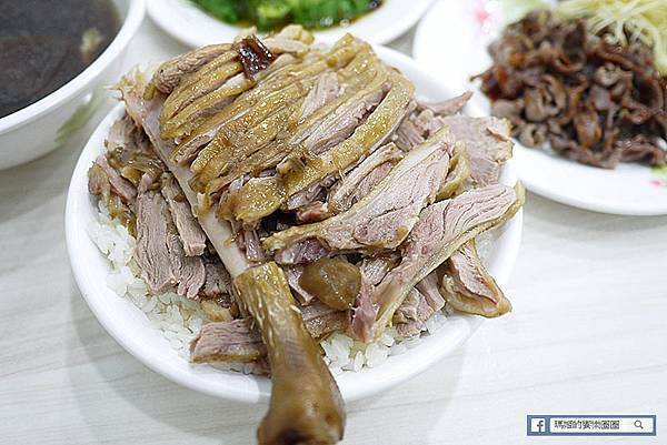 中壢美食【鐘予原味當歸鴨中壢店】大推超嫩當歸鴨腿飯/中壢當歸鴨推薦