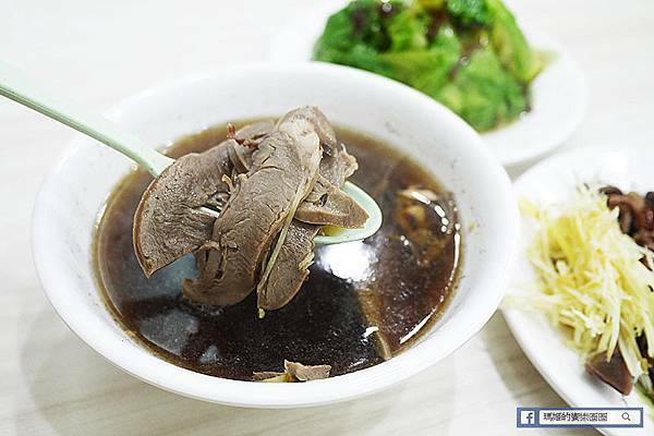 中壢美食【鐘予原味當歸鴨中壢店】大推超嫩當歸鴨腿飯/中壢當歸鴨推薦