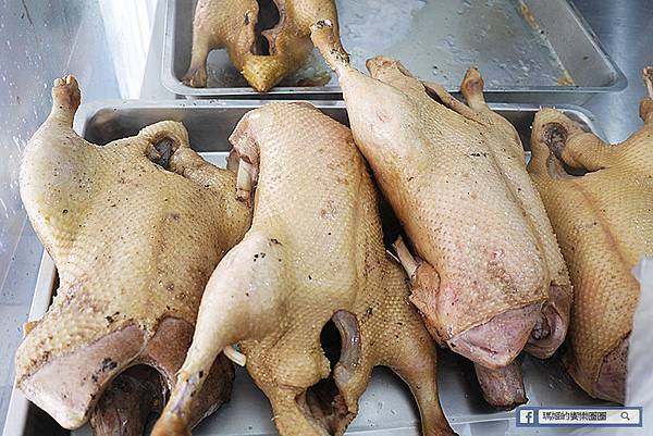 中壢美食【鐘予原味當歸鴨中壢店】大推超嫩當歸鴨腿飯/中壢當歸鴨推薦