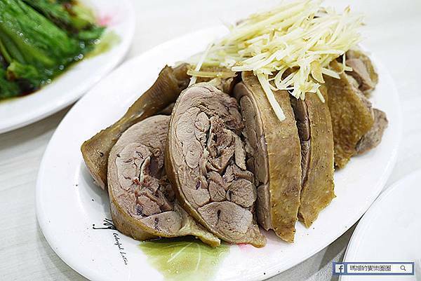 中壢美食【鐘予原味當歸鴨中壢店】大推超嫩當歸鴨腿飯/中壢當歸鴨推薦