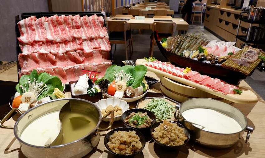 懷念日本味快來聚一波,268元起享自助吧無限放題,札幌起司牛奶鍋、肉肉瀑布雙人餐,二月底前滿千送千,聚北海道鍋物。 - 🍎 蘋果話日常🍎