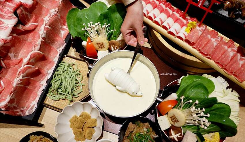 懷念日本味快來聚一波,268元起享自助吧無限放題,札幌起司牛奶鍋、肉肉瀑布雙人餐,二月底前滿千送千,聚北海道鍋物。 - 🍎 蘋果話日常🍎