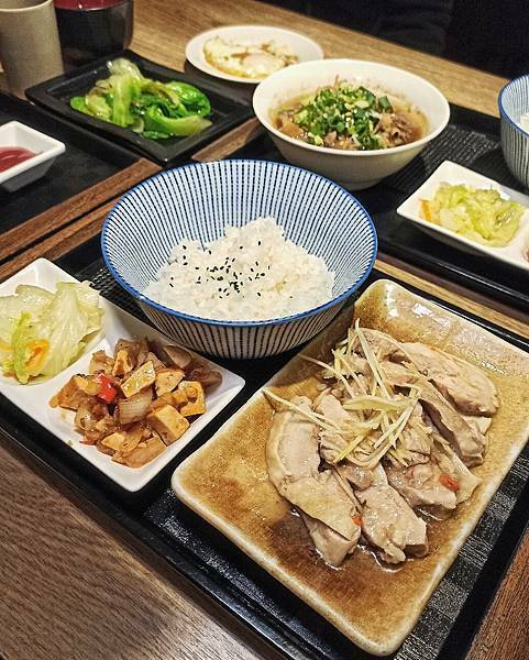 淡水式食堂 |  合風食堂 平價日式丼飯 學生平價食堂 淡江美食推薦 淡水美食餐廳 淡江美食 淡水便當外送 水源街美食