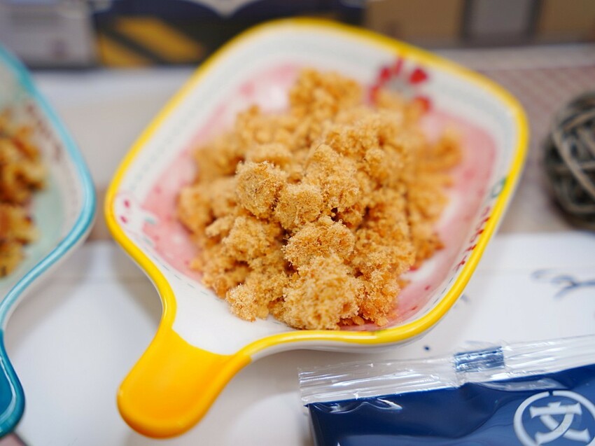 台中市大里區台中在地美食推薦｜丸文食品×鐵鹿大街聯名！時光之味旗魚鬆餅三層豪華分享盒
