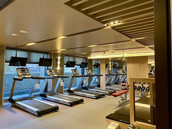 台中市西屯區【美食】台中浮雲客棧Kloud hotel|鄰近逢甲商圈|在15樓層享用早餐Buffet