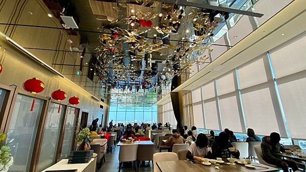 台中市西屯區【美食】台中浮雲客棧Kloud hotel|鄰近逢甲商圈|在15樓層享用早餐Buffet