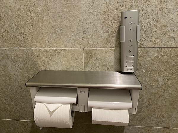 台中市西屯區【美食】台中浮雲客棧Kloud hotel|鄰近逢甲商圈|在15樓層享用早餐Buffet