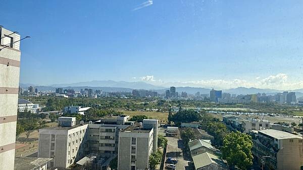 台中市西屯區【美食】台中浮雲客棧Kloud hotel|鄰近逢甲商圈|在15樓層享用早餐Buffet