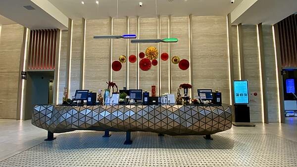 台中市西屯區【美食】台中浮雲客棧Kloud hotel|鄰近逢甲商圈|在15樓層享用早餐Buffet